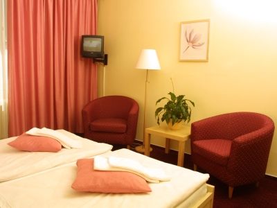 Uno Hotell 4*