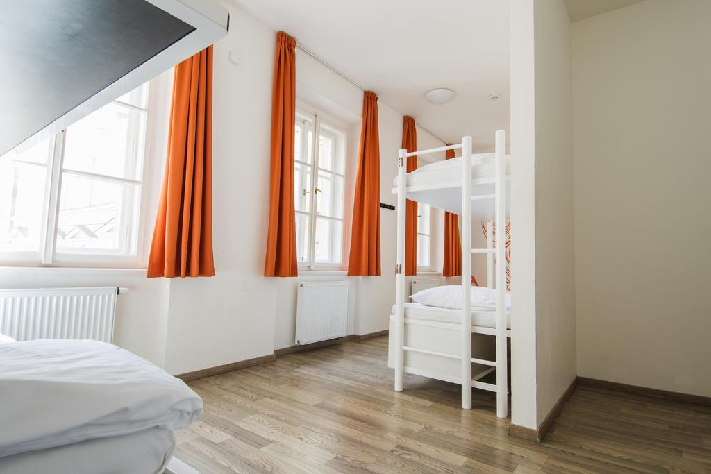 Safestay Prague Charles Bridge *