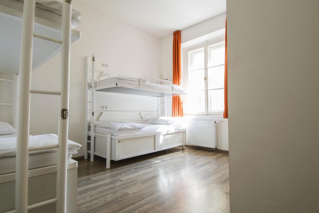 Hostel Safestay Prague Charles Bridge
