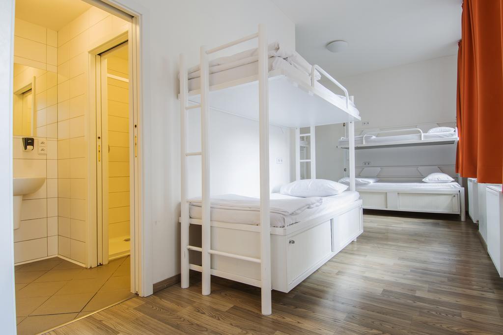 Safestay Prague Charles Bridge *