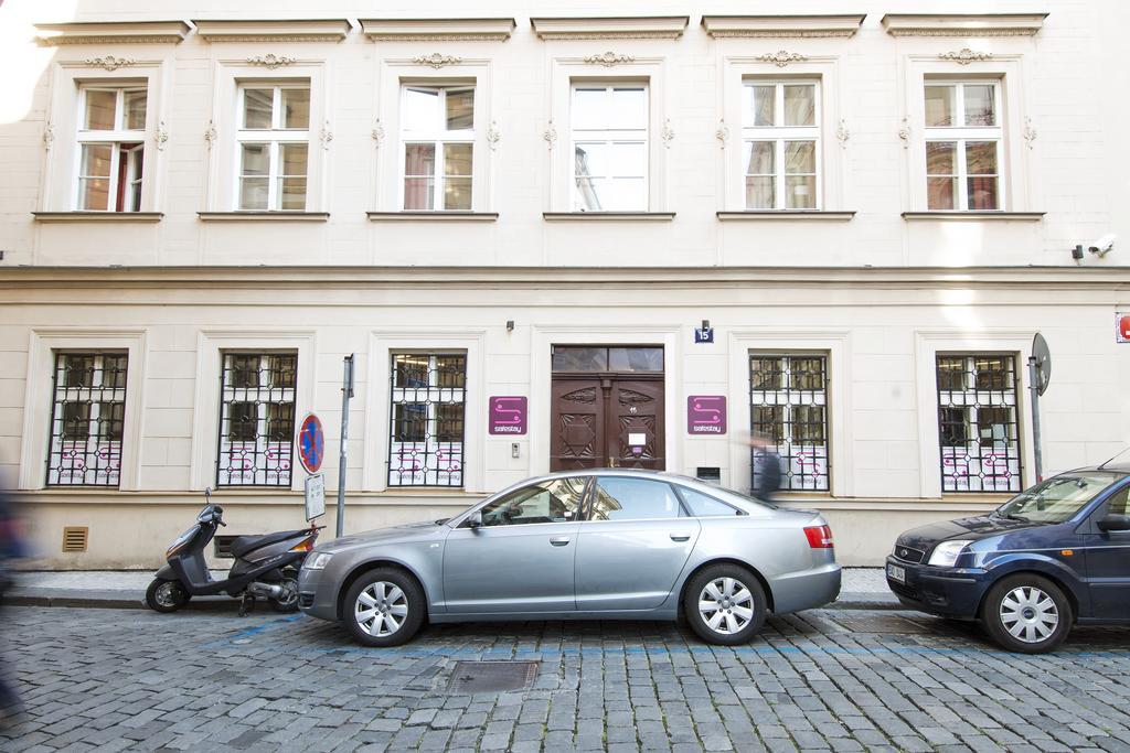 Hostel Safestay Prague Charles Bridge *
