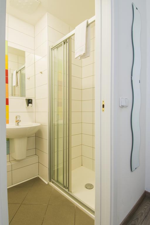 Hostel Safestay Prague Charles Bridge *