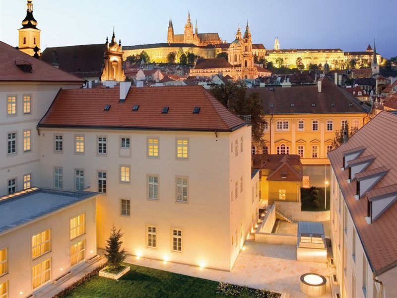 Mandarin Oriental, Hotell