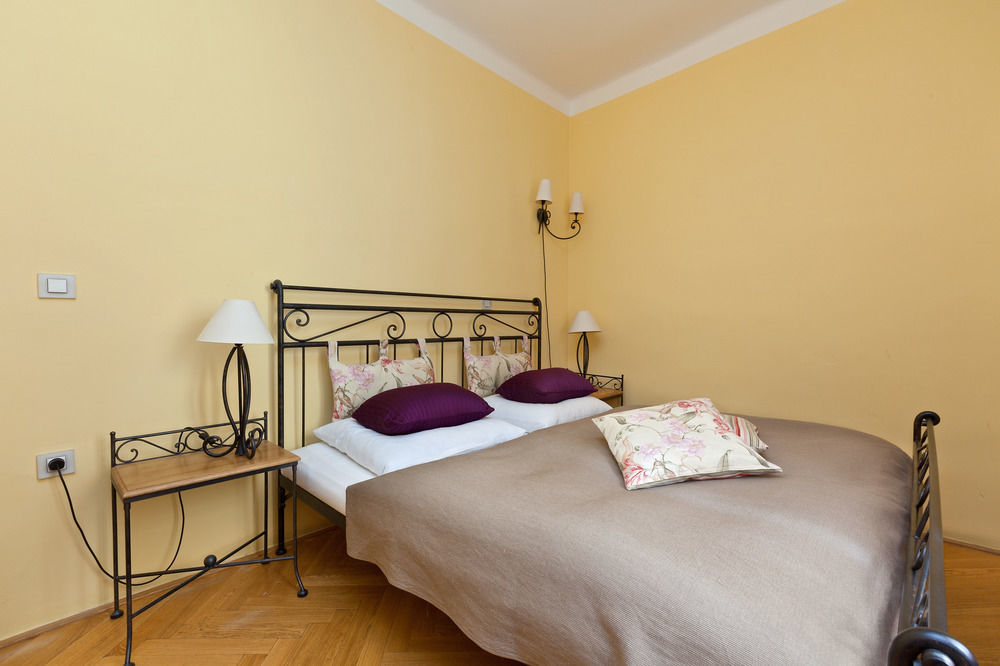 Black Star Hotel 4*