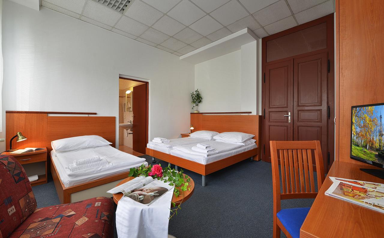 Ea Populus Hotel 3*