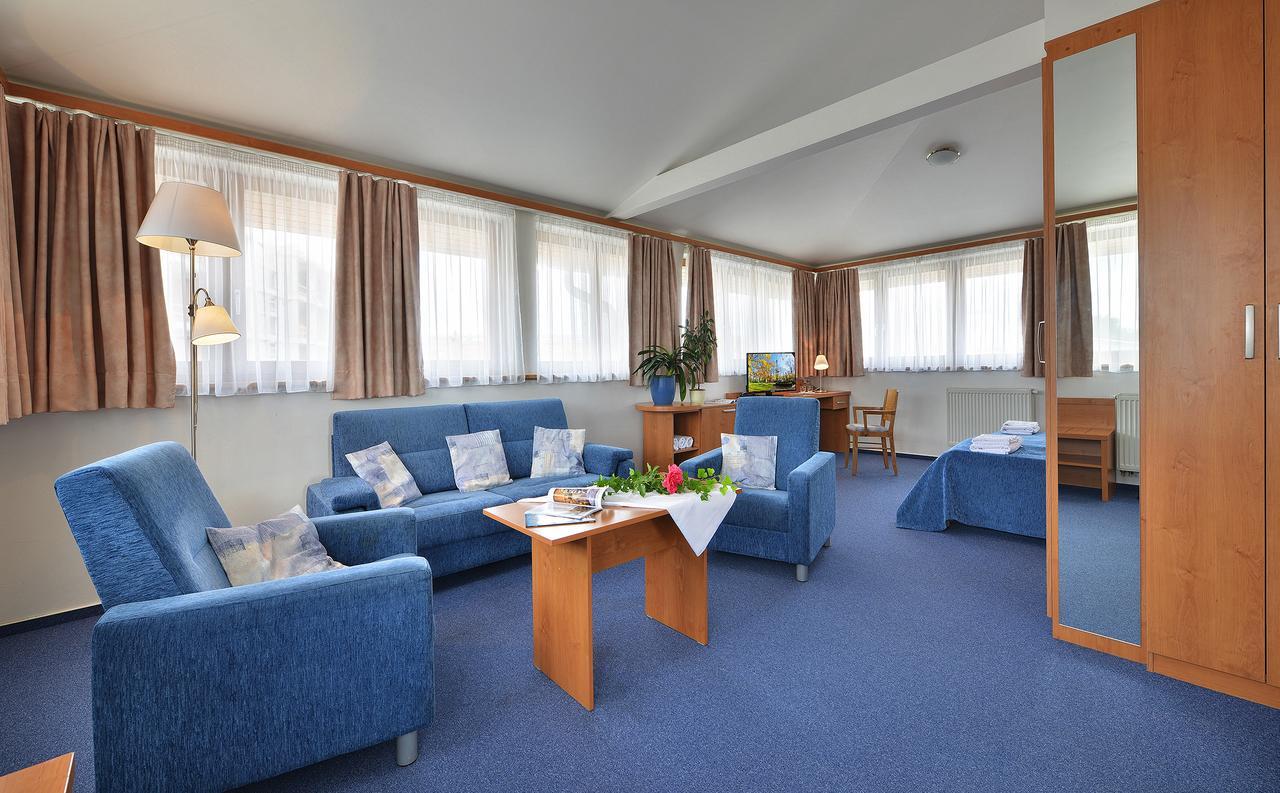Ea Populus Hotel 3*