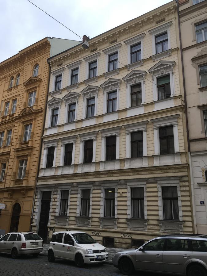 Emma * Prag