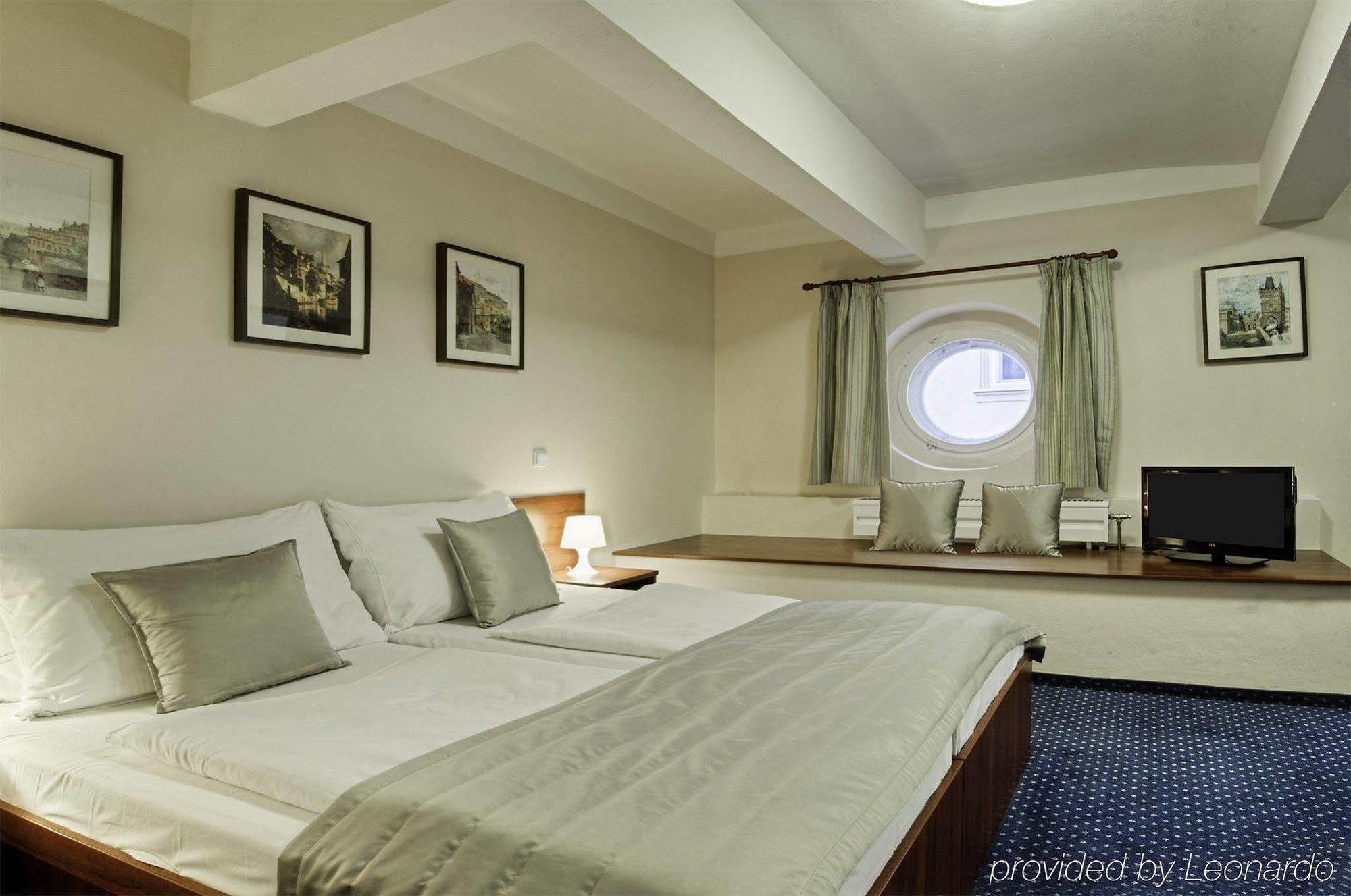 Hotell Pytloun Kampa Garden 4*