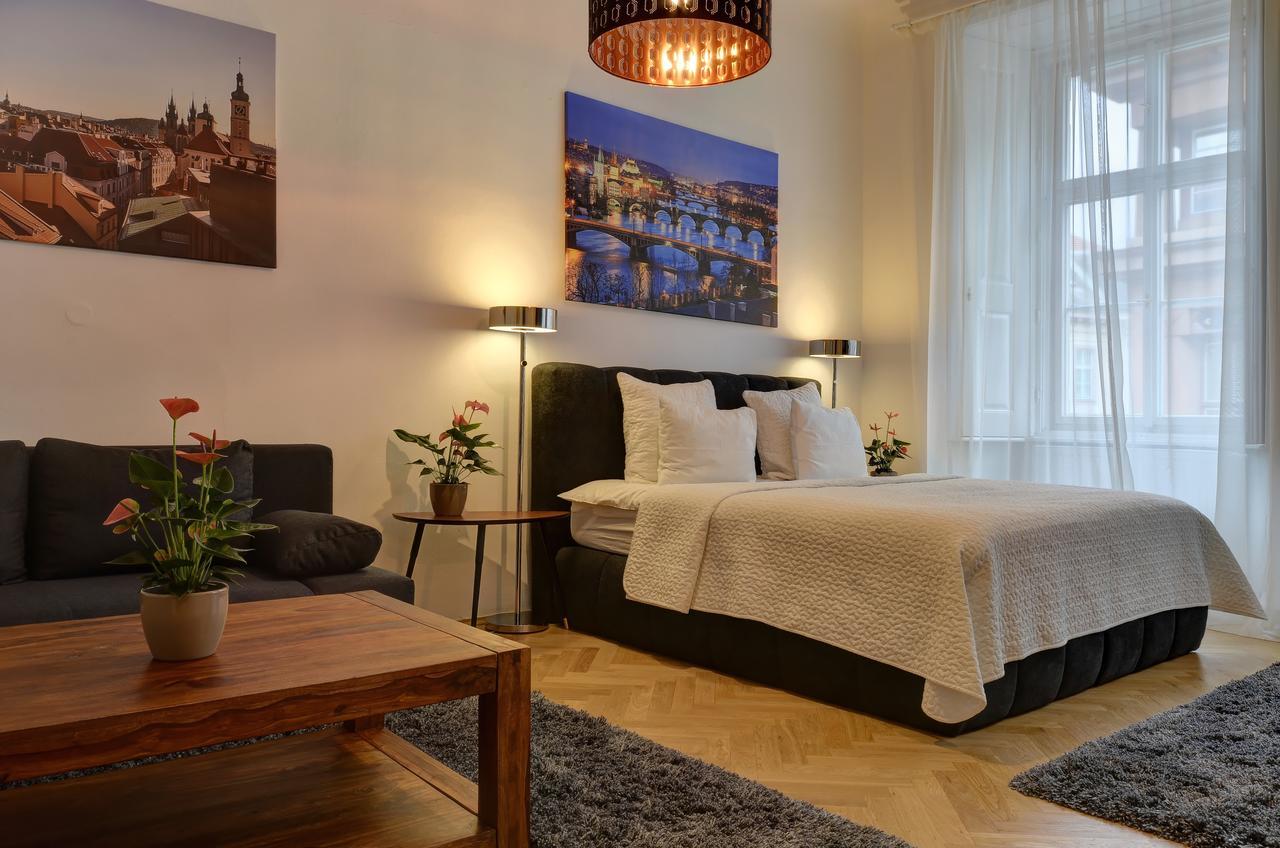 Royal Route Apartment *