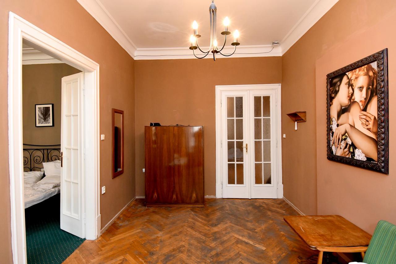 Halkrooms 4* Prag
