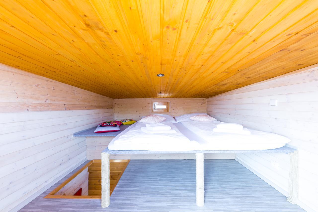 Exclusive Houseboats At Smichov Lejlighed *