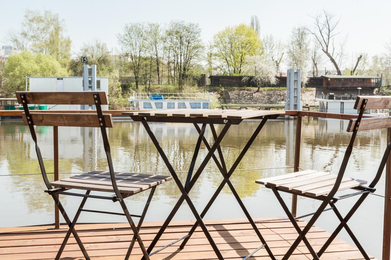 Exclusive Houseboats At Smichov *