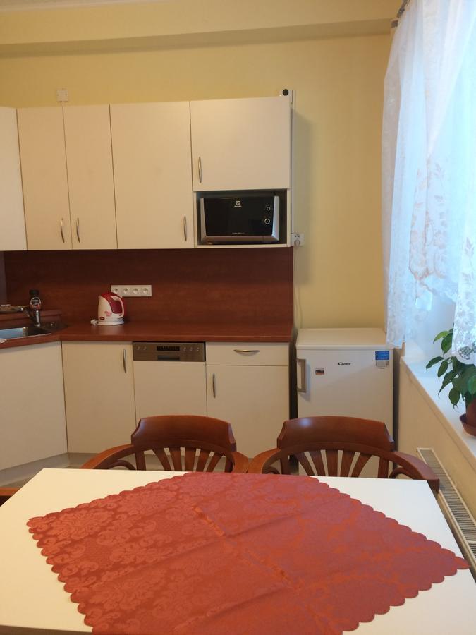 4 Apartment *