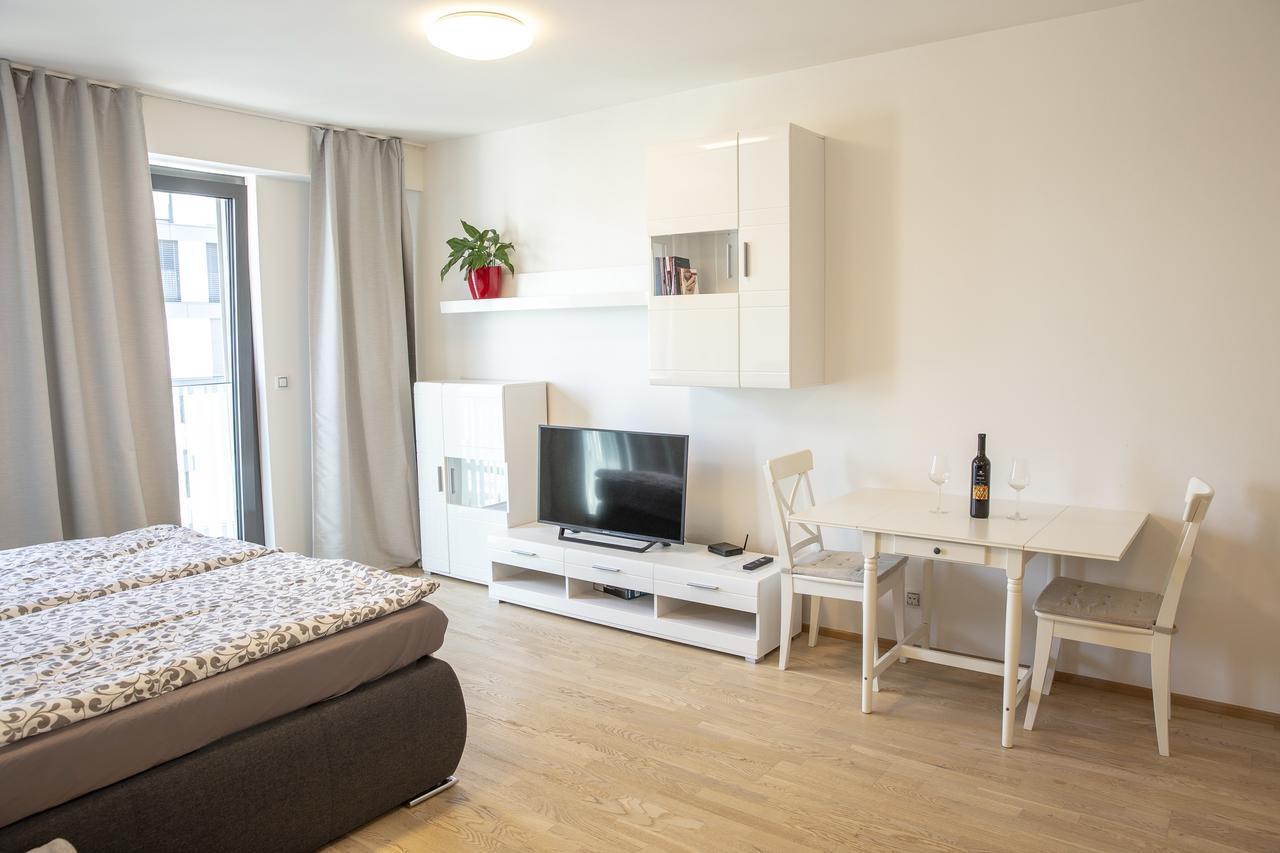 006 Angel Apartment *