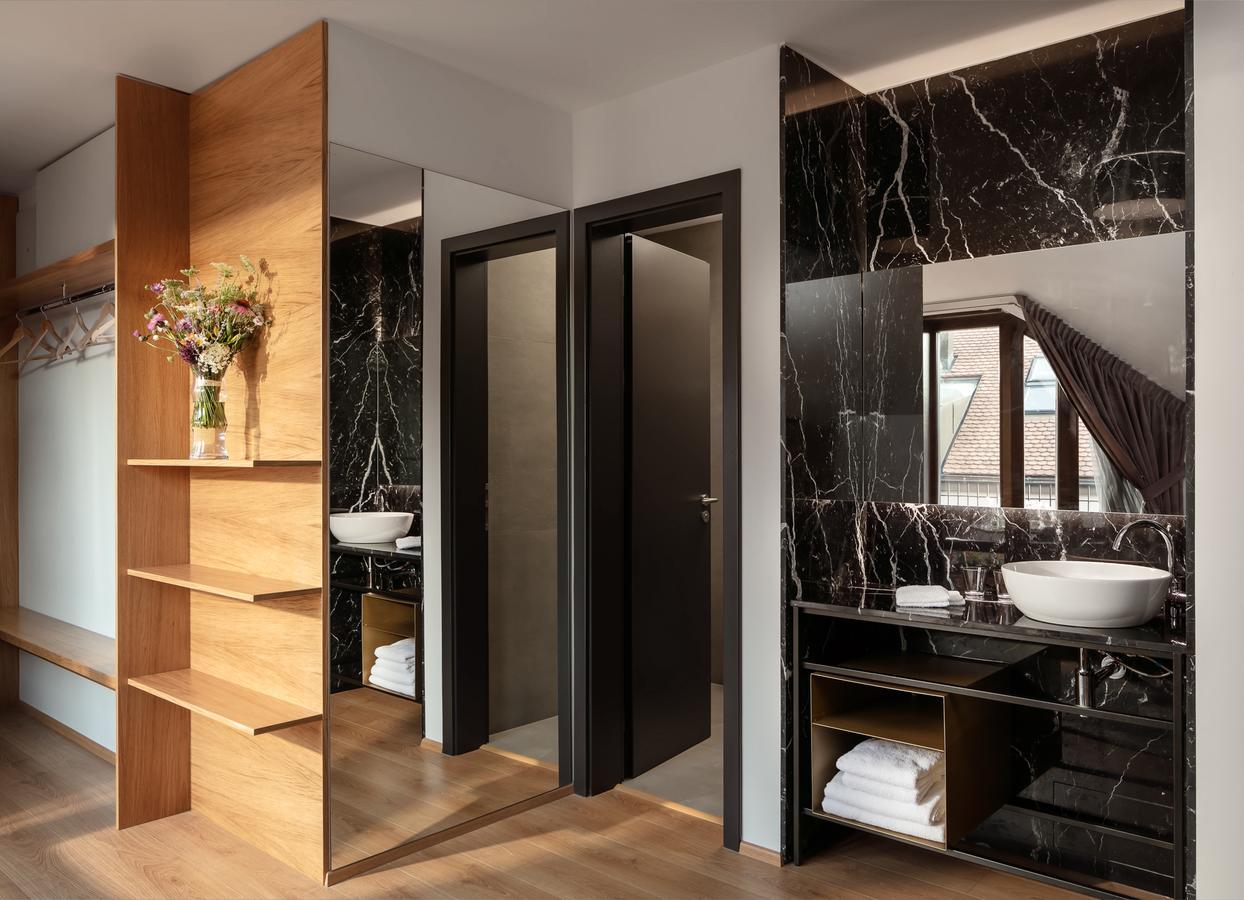 Moods Charles Bridge Hotel 4*