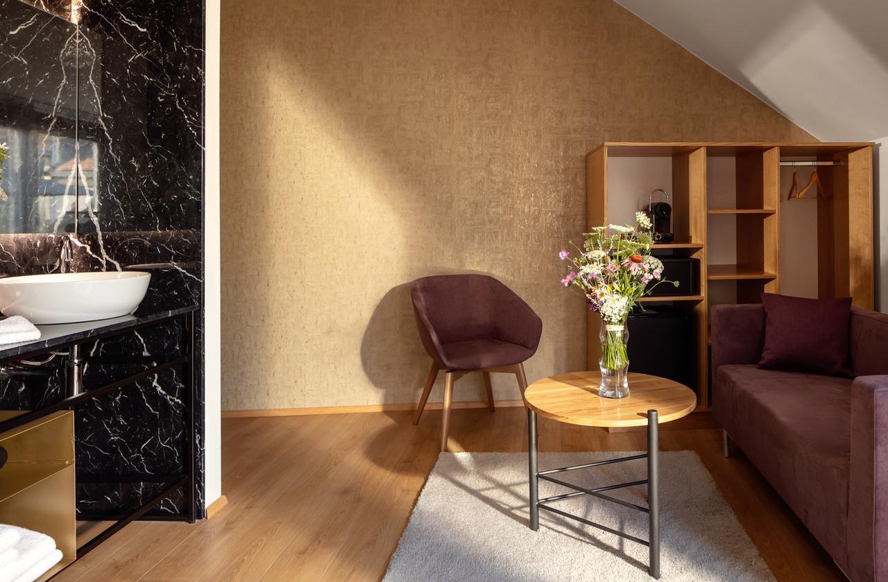 Moods Charles Bridge Hotel 4*