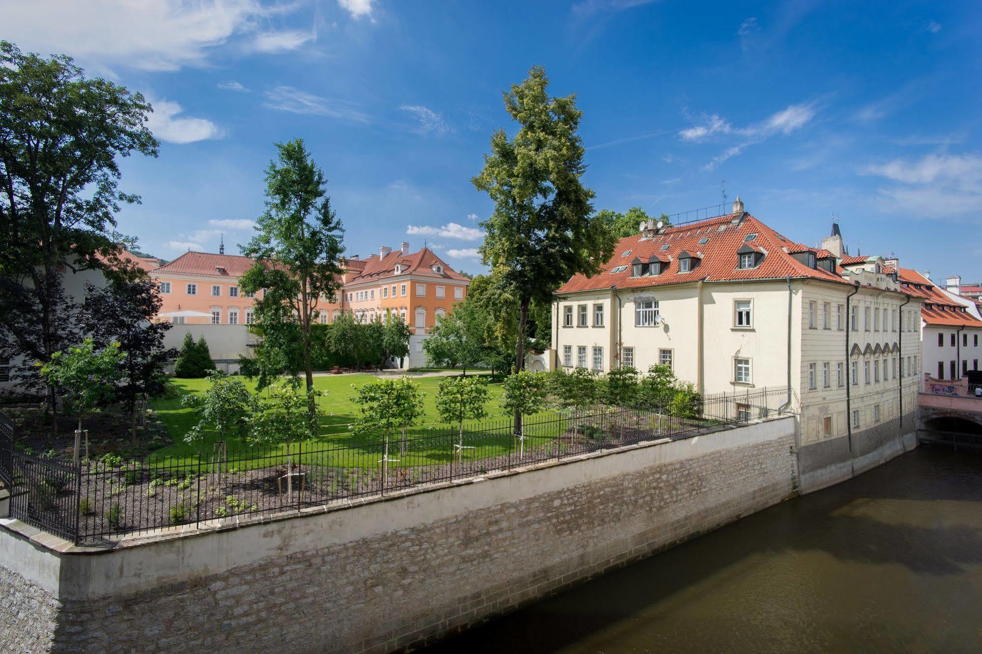 Pytloun Kampa Garden Hotell Prag