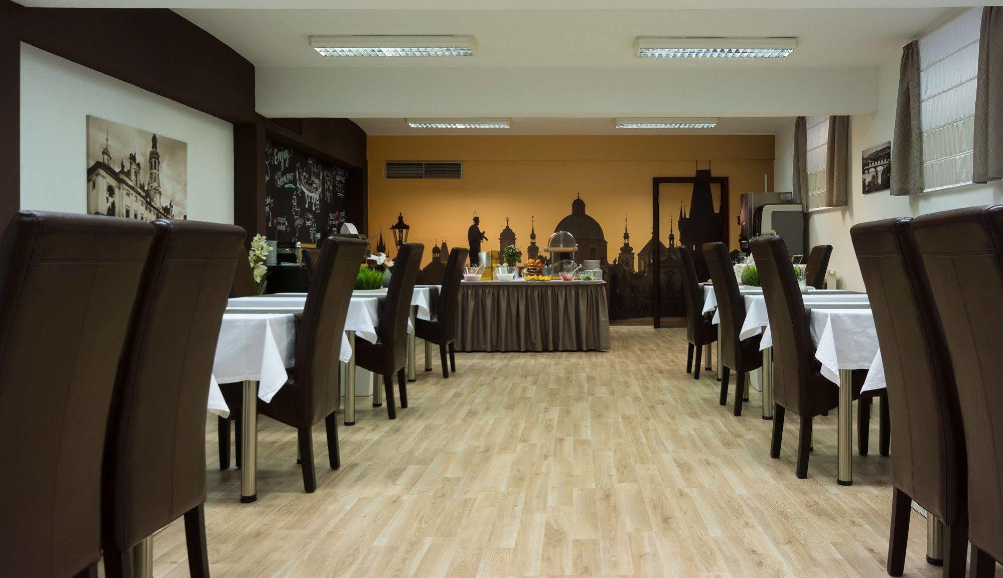 Hotell Pytloun Kampa Garden Prag