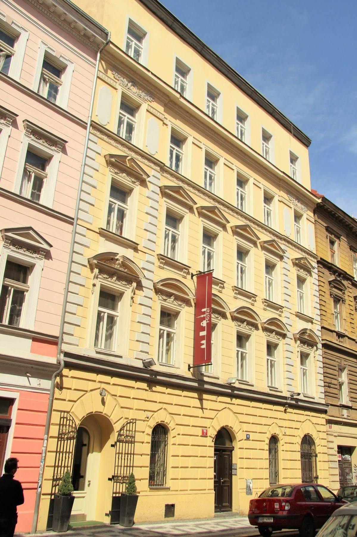 City Lounge Hotel