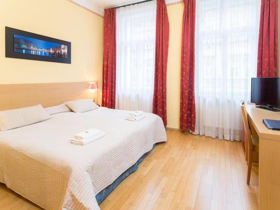 City Lounge Hotel