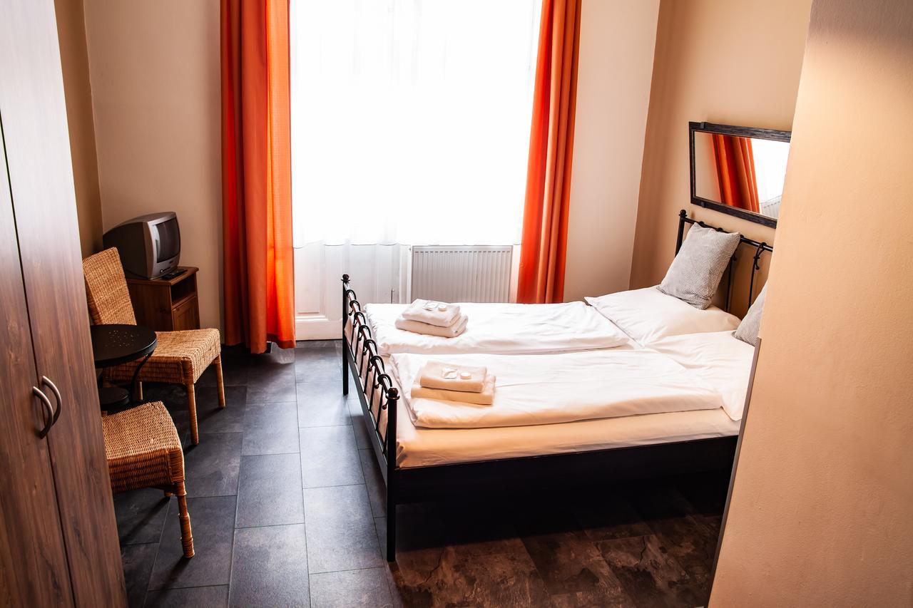 Sunflower Hotel 3*