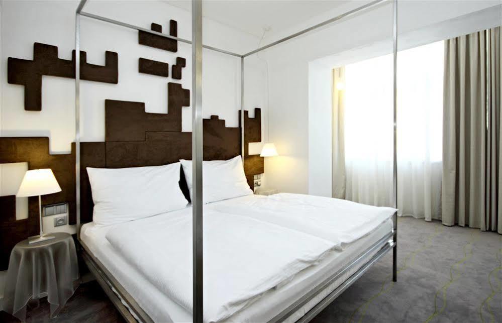 Hotell Pure White 4*