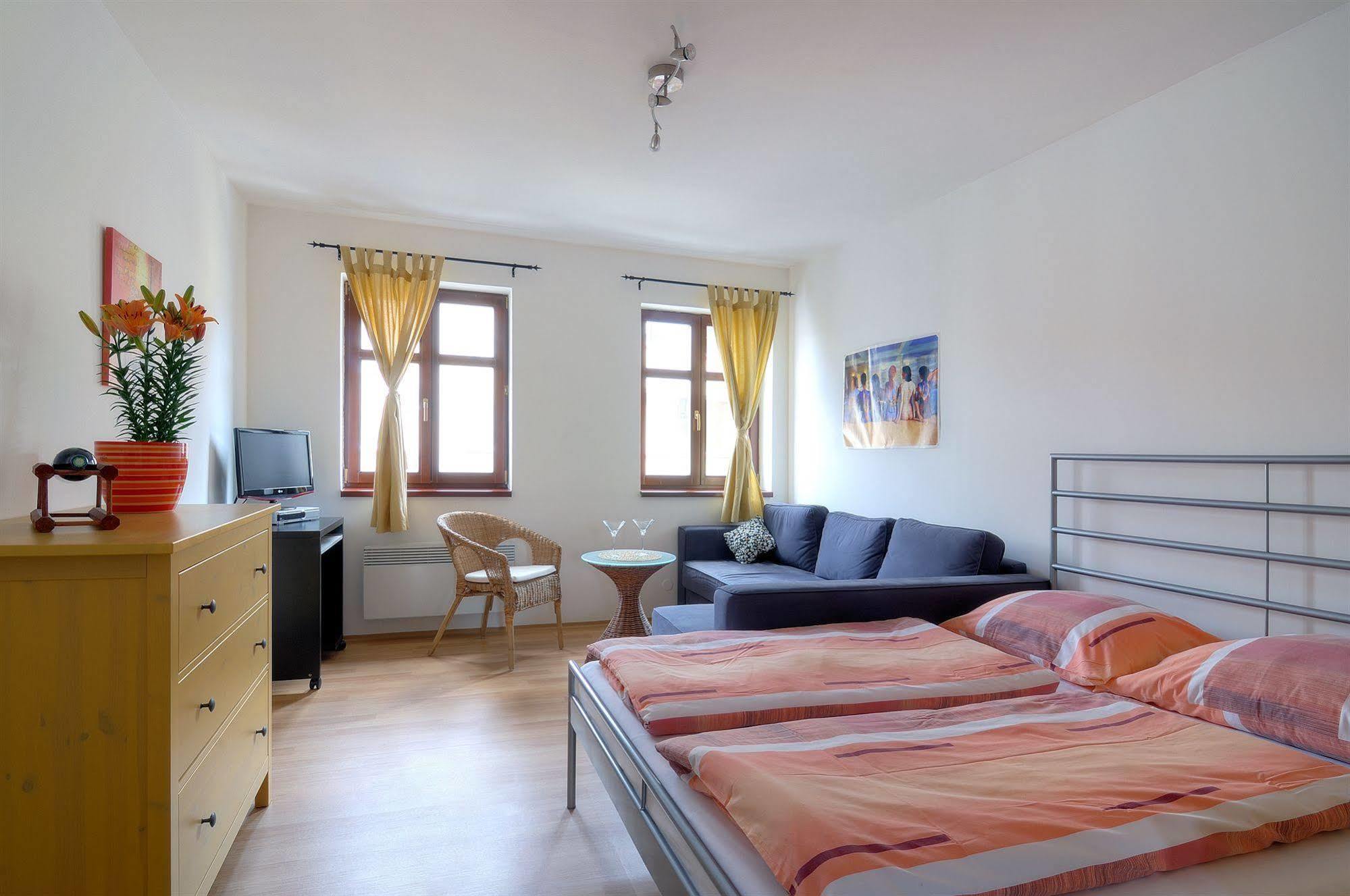 Apartment Family 6 *