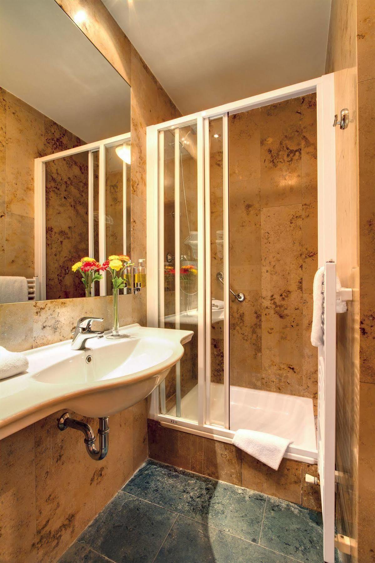 Hotell Clementin 4*