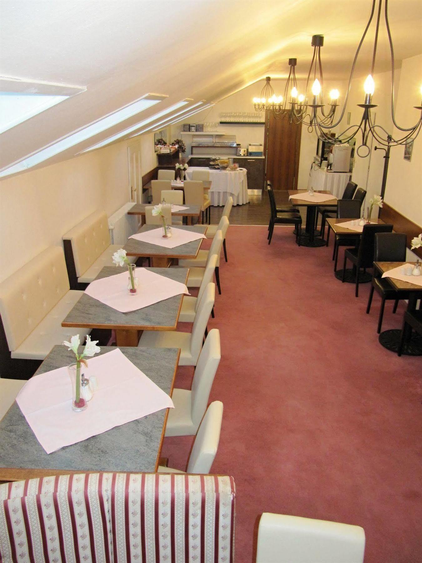 Royal Plaza Hotell Prag