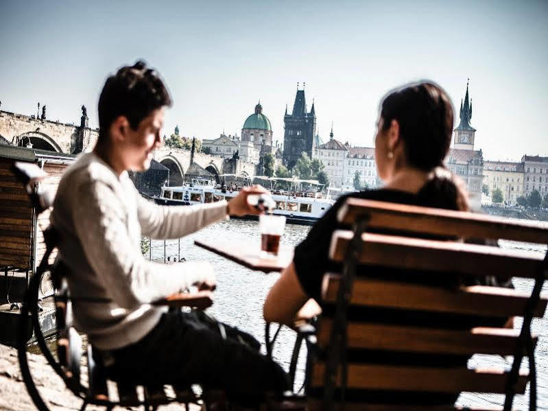 Archibald At The Charles Bridge 4*