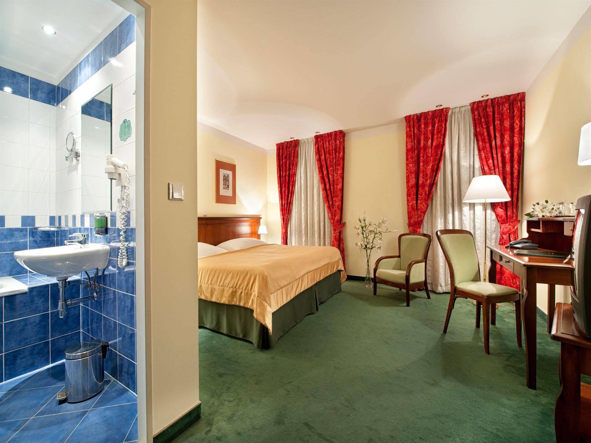 Hotell Ea Jeleni Dvur Castle 3*
