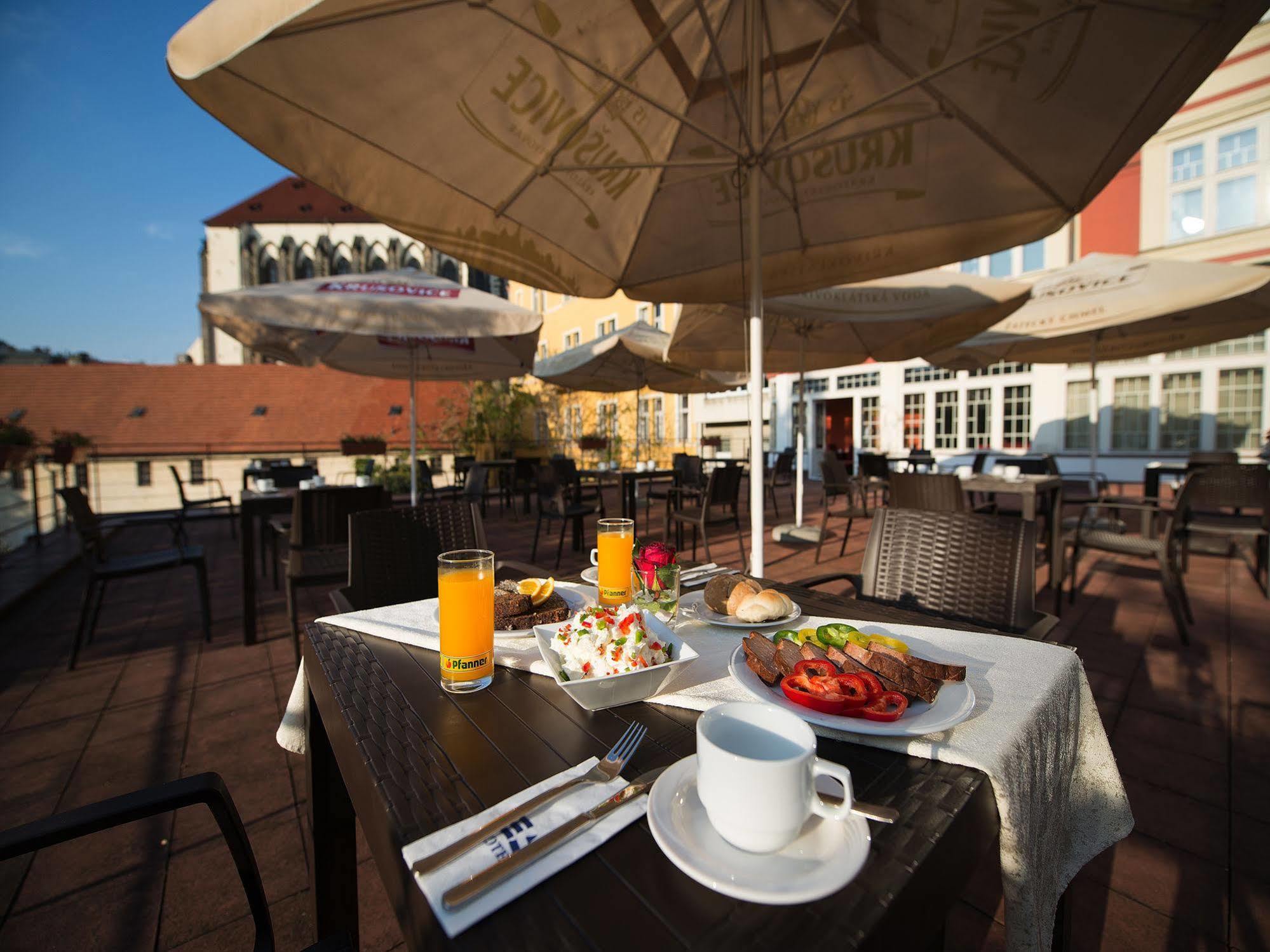 Ea Julis Hotell 4*