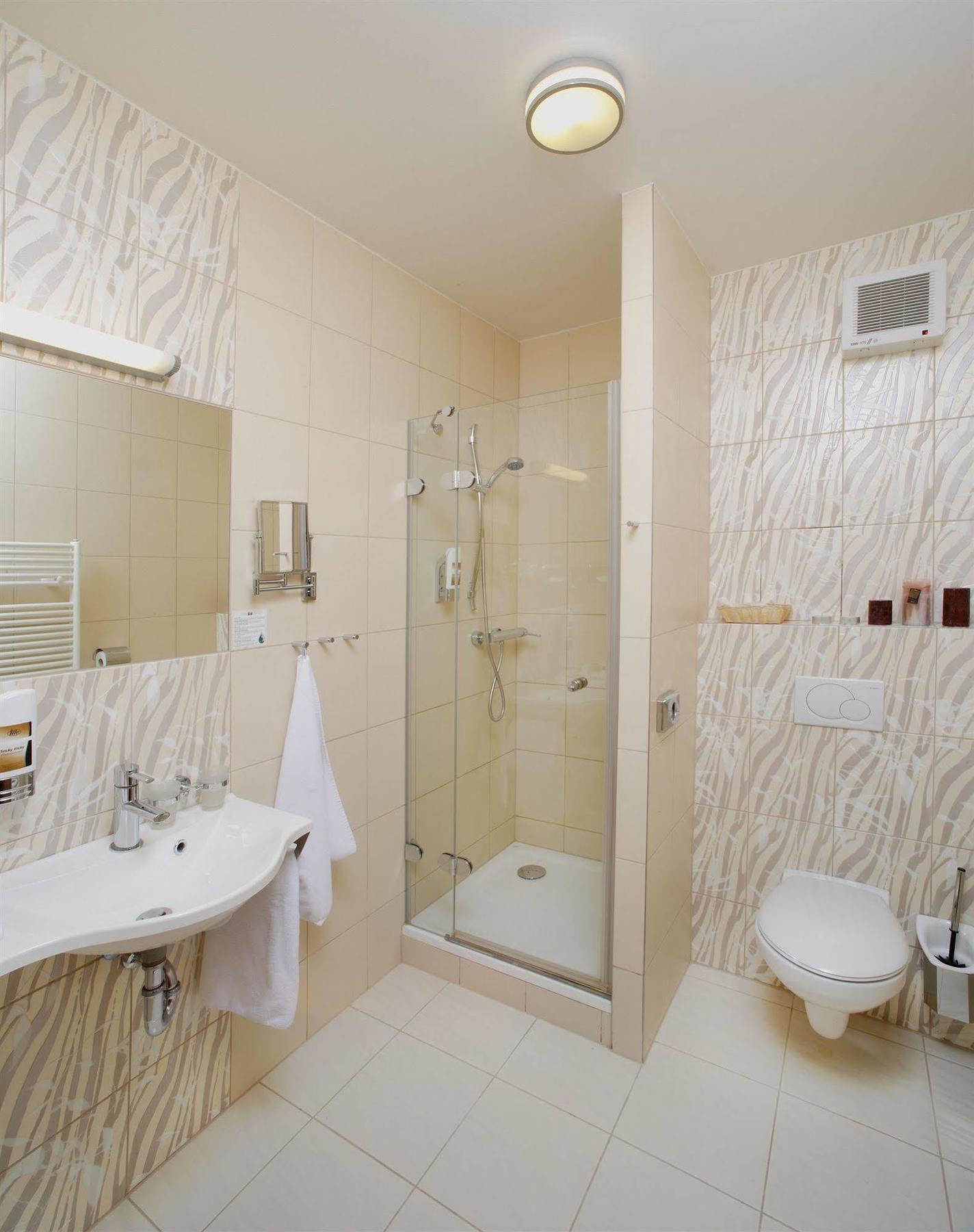 1.republic Hotell 4*