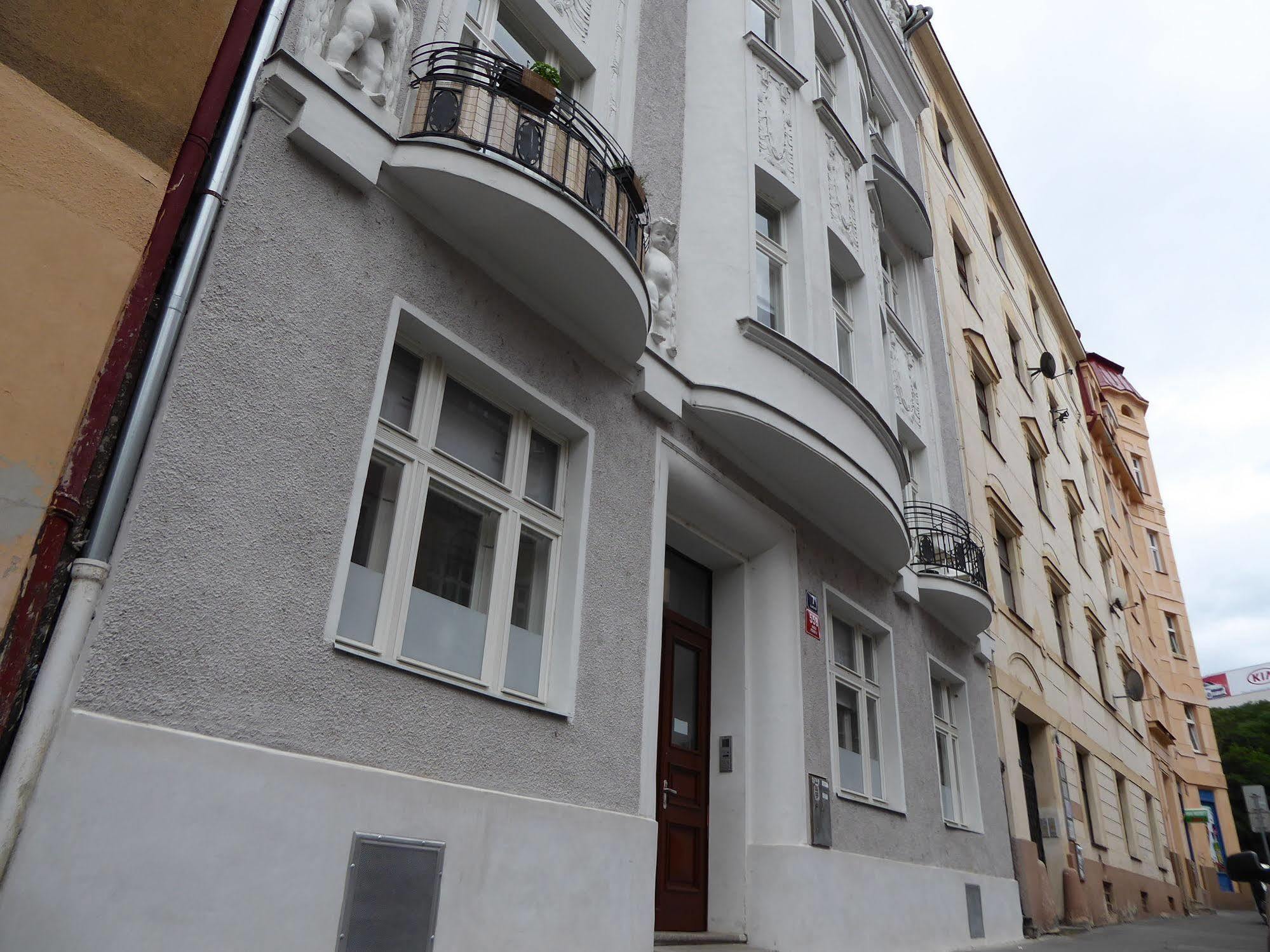 Victoria Design Stays - Apartment Slavojova Prague