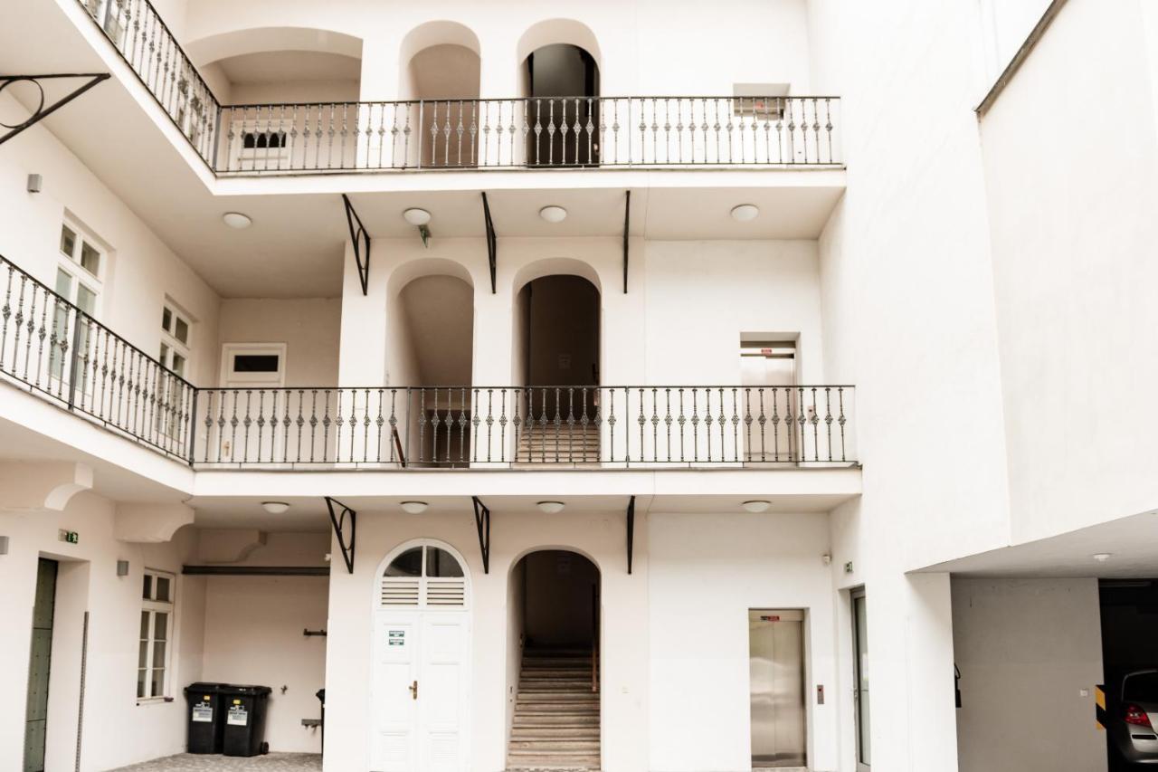 Gesse Kollarova Apartment Prag