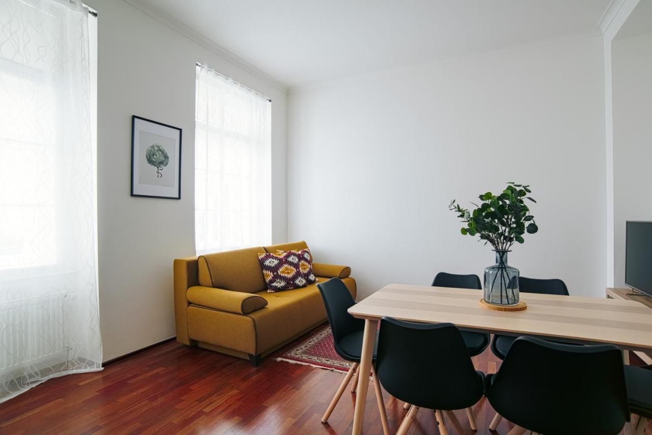 Apartment Gesse Kollarova Prag