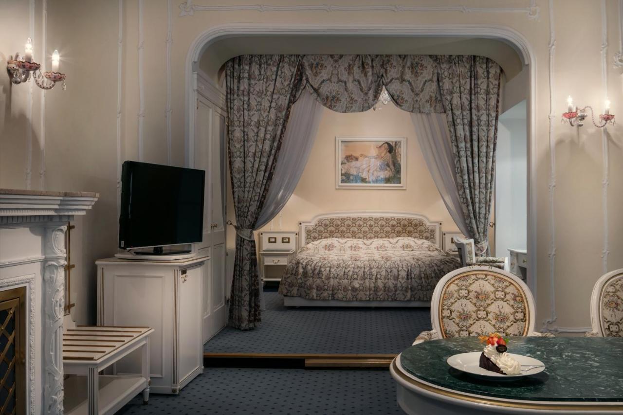 Hotel Ambassador Zlata Husa 5*