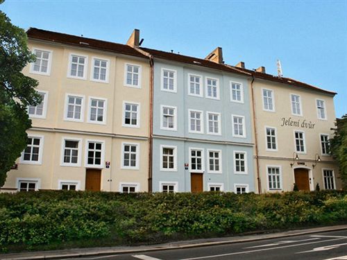 Hotell Ea Jeleni Dvur Castle 3*