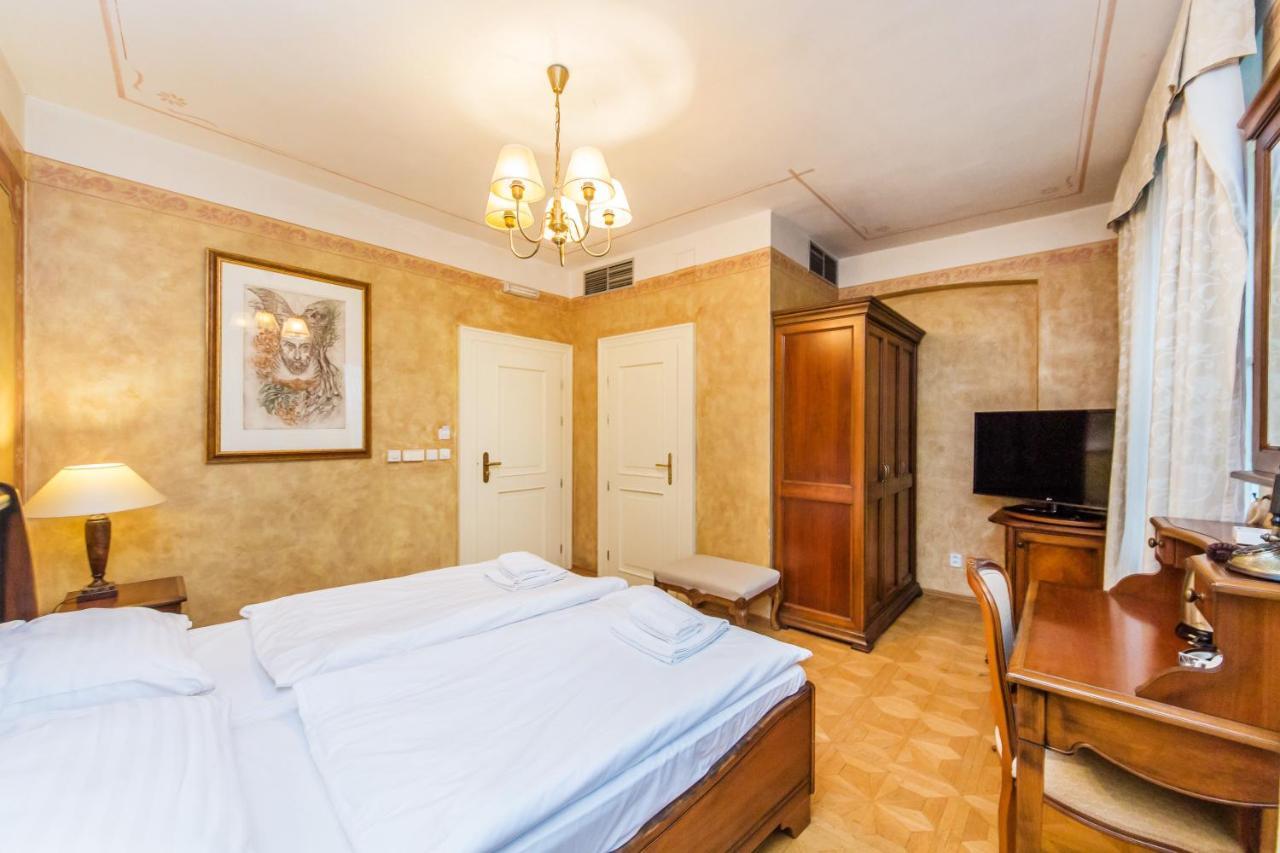 Hotell U Jezulatka 4*