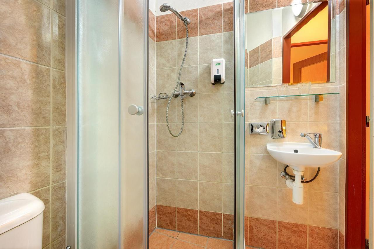 Basement Old Town Apartment Prag