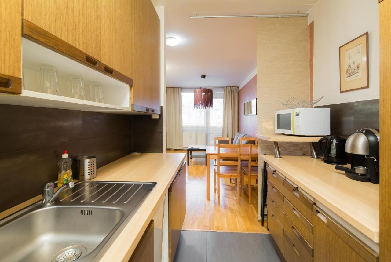 Elen'S Apartments Prague - Free Garage Parking Apartment Prag
