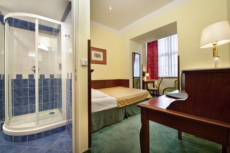 Ea Jeleni Dvur Castle Hotell 3*