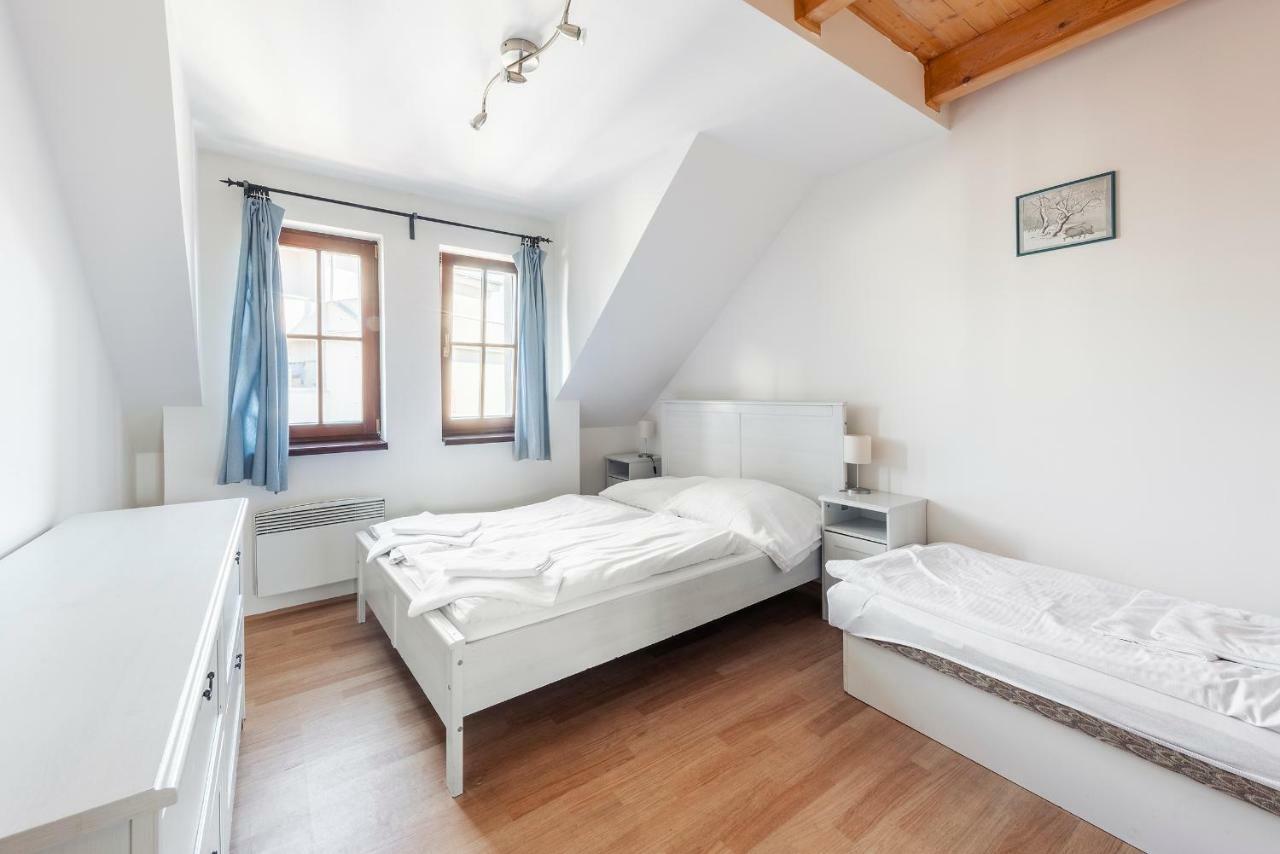Apartment Family 6