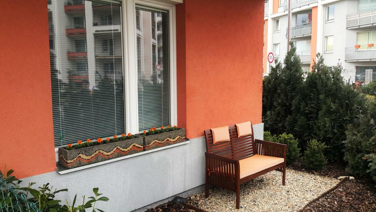 Bastien Near Airport Lägenhet Prag