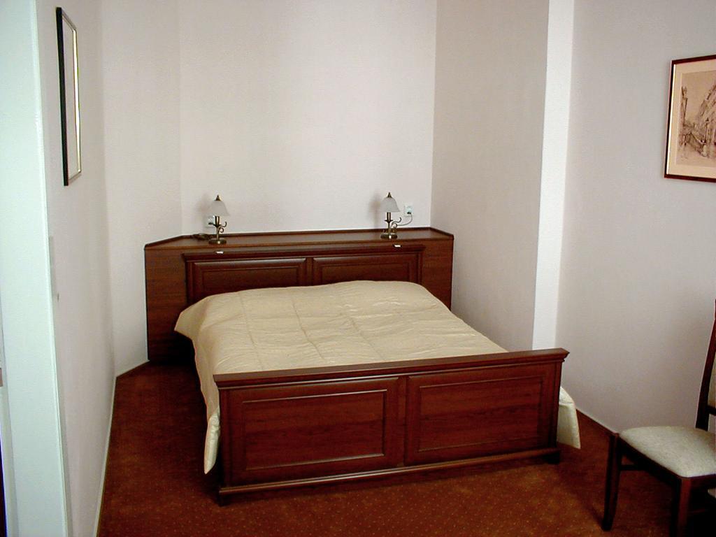 & Royal Standard Hotel Prag