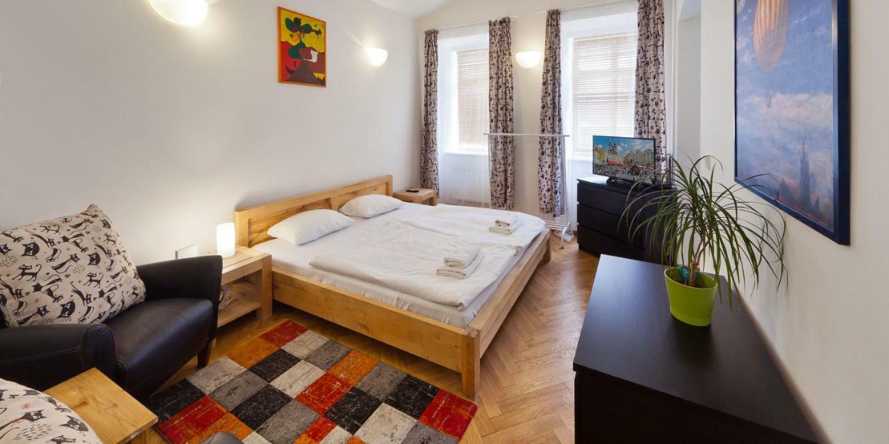 Charles Bridge Apartment *