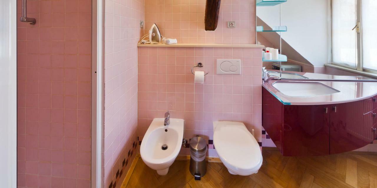 Charles Bridge Apartment *