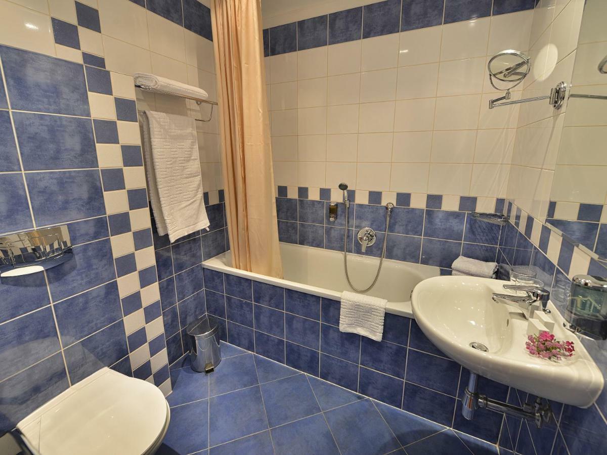 Ea Jeleni Dvur Castle 3* Prag