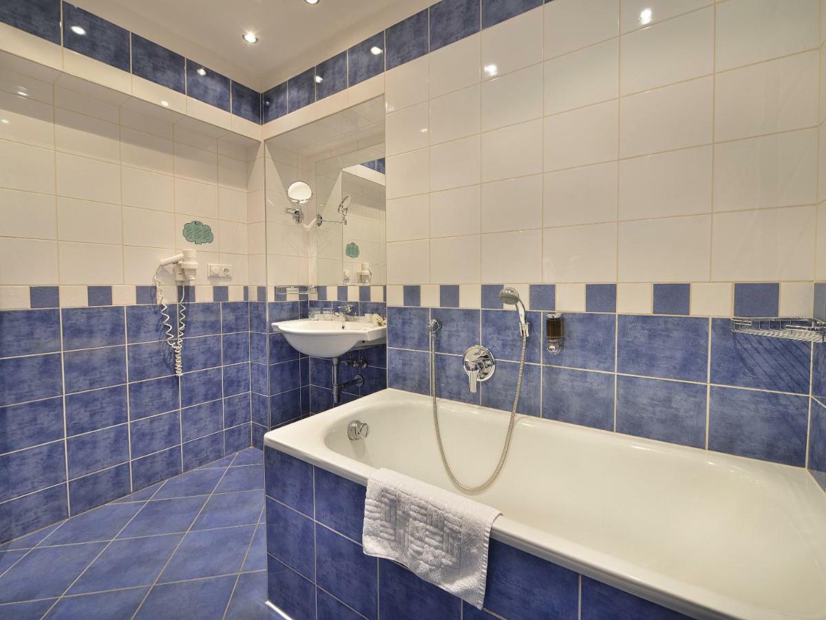 Ea Jeleni Dvur Castle Hotell 3*