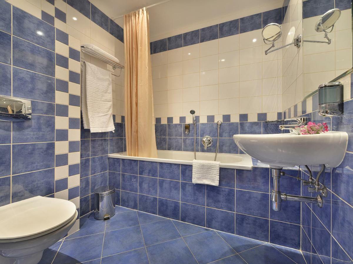 Hotell Ea Jeleni Dvur Castle